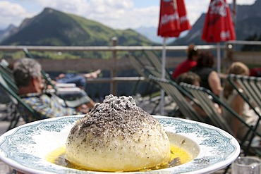 DEU, Colonel village, 14.09.2005, Germknoedel, yeast dumpling