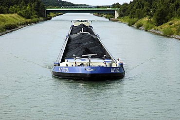 Cargo ship on the Dortmund Ems channel, freighter, channel ship, channel, inland navigation, inland navigation, NRW, Nordrhein Westphalia, Ruhr district, Germany