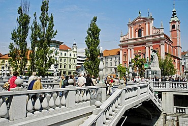 Franciscan church, triple bridge or three bridges crossing the river Ljubljanica, Ljubljana, Slovenia