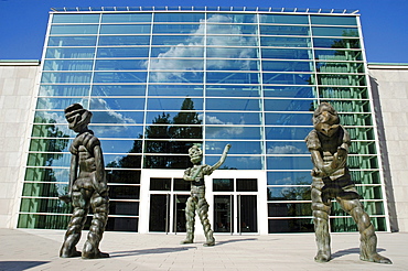 Sculptures, Grosse Geister, big ghosts, by Thomas Schuette, in front of the Philharmonics building, Essen, North Rhine-Westphalia, Germany