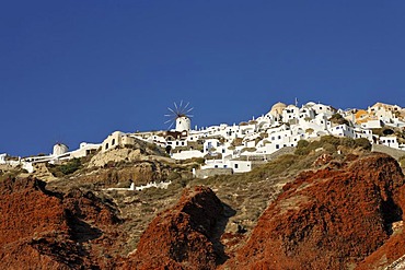 The western part of the village of Oia viewed from the harbour of Ammoudi, Oia, Santorini, Greece