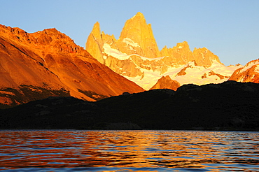 Mt. Fitzroy, 3375m, at sunrise, seen from Laguna Capri, Los Glaciares National Park, Patagonia, Argentina, South America