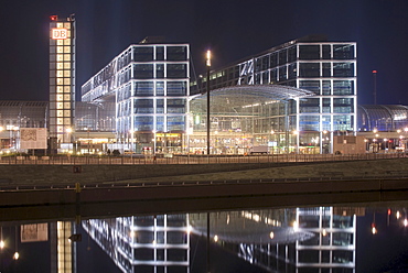 Lehrter Station, Berlin Central Station by night, Berlin, Germany