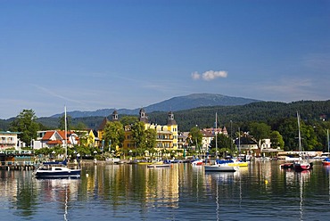 Velden Palace, Palace on Lake Woerthersee, in Velden, Carinthia, Austria, Europe