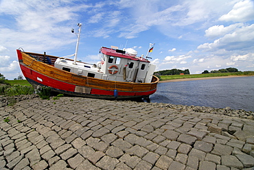 Cutter ran aground on river Elbe in Hamburg, Germany