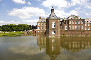 Nordkirchen Castle, known as the "Westphalian Versailles", builder prince archbishop of Plettenburg, beginning of the 18th century to the plans of Gottfried Laurenz Pictorius and his successor Johann Conrad Schlaun, Nordkirchen, Muensterland, North Rhine-