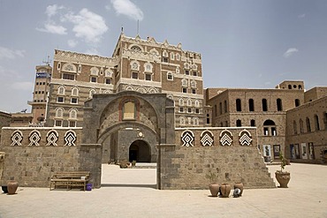 Building made of brick clay, national museum, historic centre of SanÃ«aÃ­, UNESCO World Heritage Site, Yemen, Middle East