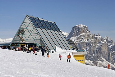 Cable car hut, Sella Ronda near Corvara, Sassongher Mountain, Dolomites, Southern Tyrol, Trentino, Italy, Europe