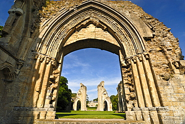 Archway, entrance to Glastonbury Abbey, Ley lines, Legend of King Arthur, Glastonbury, Mendip, Somerset, England, Great Britain, Europe