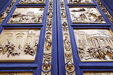 Bronze door to the Florence Paptistery or Battistero di San Giovanni or Baptistery of St John, early Renaissance masterpiece by Lorenzo Ghiberti, Florence, UNESCO World Heritage Site, Tuscany, Italy, Europe