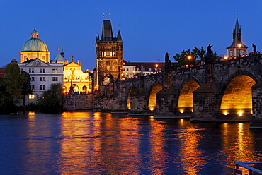 Evening mood, Charles Bridge on the Vltava River, UNESCO World Heritage Site, Prague, Czech Republic, Czechia, Europe