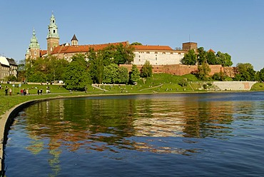 Wawel Hill above the Vistula River, Cracow, Poland, Europe