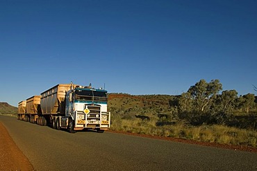 Roadtrain/Truck on Highway in Kalbarri Nationalpark, Australia