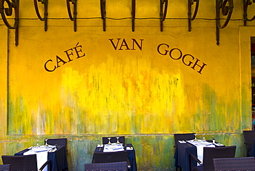 Cafe la Nuit, Cafe van Gogh, Place du Forum, Arles, Provence-Alpes-Cote d'Azur, France