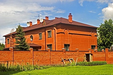 Modern private House at the River Irtisch, Omsk at the Rivers of Irtisch and Omka, Omsk, Sibiria, Russia, GUS, Europe,