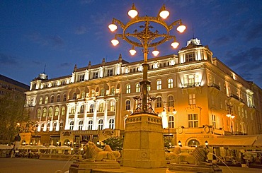 Cafe Gerbeaud-Haz iluminated in the evening, Budapest, Hungary, Southeast Europe, Europe,