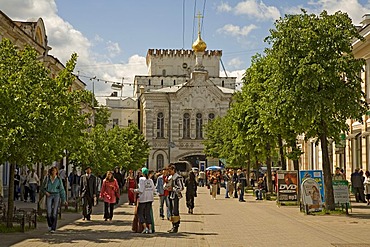 Pedestrian area with church and town gate, Yaroslavl, Russia