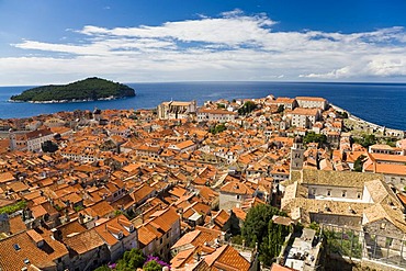 Historic city centre and World Heritage Site, Dubrovnik, Ragusa, with a view towards Lokrum Island, Dubrovnik-Neretva, Dalmatia, Croatia, Europe