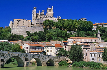 St Nazaire cathedral at the orb river, Beziers, Languedoc-Roussillon, France