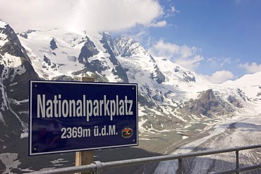 Pasterze Glacier at Grossglockner Mountain, Franz-Josefs-Hoehe, Grossglockner High Alpine Road, Hohe Tauern National Park, Salzburg, Austria, Europe