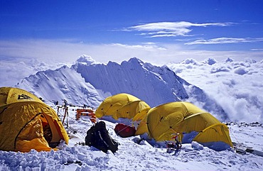 Camp IV, 4 (7950m), South Col, Mount Everest, with view on Nuptse, Himalaya, Nepal