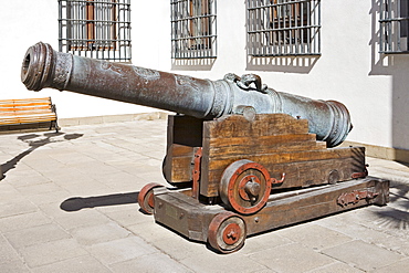 Old cannon at the governmental palace La Moneda, Santiago de Chile, Chile, South America