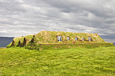 Peat walls, Glaumbaer Farm Museum, northern Iceland, Iceland, Atlantic Ocean