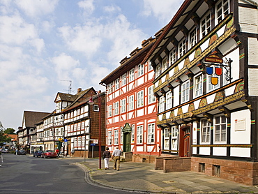 Renaissance townhouse built 1611 (ight) and Rococo townhouse built 1769 (left), Einbeck, Lower Saxony, Germany, Europe