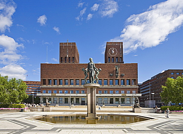 Vigeland sculpture in front of the RÃ”Ã¸Î©dhuset (Bauhaus-style town hall, 1950), Oslo, Norway, Scandinavia, Europe