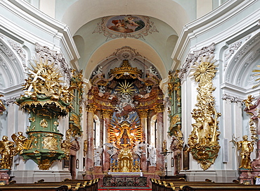 High altar at the Baroque pilgrimage church in Hafnerberg, Triesingtal (Triesing Valley), Lower Austria, Austria, Europe