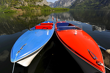 Hallstaettersee Lake near Hallstatt, Salzkammergut, Upper Austria, Europe