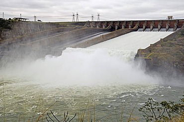 Water regulation of itaipu powerhouse, the largest water powerhouse of the world between paraguay and brasil