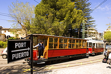 Tram leaving the railway station in Soller, going to Port de Soller, Majorca, Balearic Islands, Spain, Europe