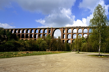 Goeltzsch Valley train bridge (German: Goeltzschtalbruecke), the largest brick bridge in the world, Vogtlandkreis region, Saxony, Germany, Europe