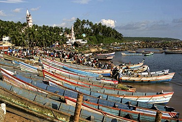 IND, India, Kerala, Trivandrum : Fishing village Vizhnijam, south of Trivandrum. Base for many fishermen and their boats. Fish market. |