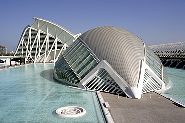 ESP, Spain, Valencia : Ciudad de las Artes Y de las Ciencias, City of arts and sciences. L'Hemisferic und Museo de las Ciencias Principe Filipe