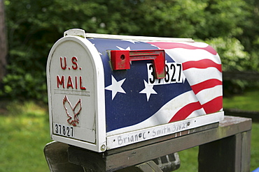 Typical American mailbox, stars and stripes, Washington, USA, North America