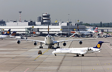 Lufthansa Airbus A340, one of three large-capacity aircraft stationed in Duesseldorf since May 2008 for connections to Canada and the USA, Duesseldorf International Airport, Duesseldorf, North Rhine-Westphalia, Germany, Europe