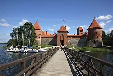 Bridge towards Trakai Island Castle, landmark of Lithuania, Trakai, Lithuania, Baltic States, Northeastern Europe