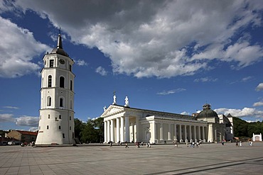 St. Stanislaus Cathedral with detached bell tower, Varpine, Cathedral Square, Vilnius, Lithuania, Baltic States, Northeastern Europe