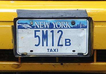 USA, United States of America, New York City: New Yorker Taxi, Yellow cab.