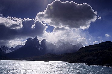 CHL, Chile, Patagonia: Torres del Paine National Park. Lake Pehoe, Mount Paine.