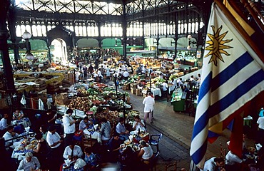 CHL, Chile, Santiago de Chile: Mercado Central, restaurant and market.