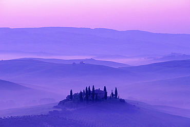 Early morning mist over Podere Belvedere, Val d'Orcia, Tuscany, Italy, Europe