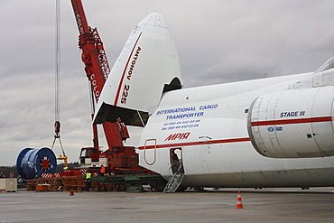 Loading with cable drums, Antonow An-225, Cologne Bonn Airport, Cologne, North Rhine-Westphalia, Germany