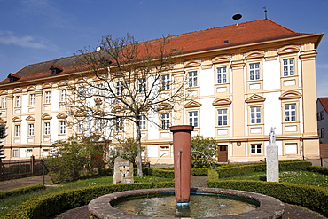 Provost Palace "Neue Propstei", "New Provost", today a vicarage and school, Thulba, Markt Oberthulba, Rhoen, Lower Franconia, Bavaria, Germany, Europe