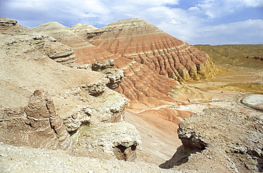 National park Altun Emel. Aktau, Kazakhstan