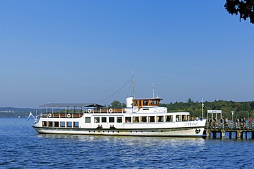 Passenger steamship Utting, Ammersee, landing stage Herrsching, Upper Bavaria, Germany