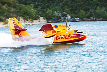 Fire-fighting plane Securite Civile Lac de St. Croix Provence France