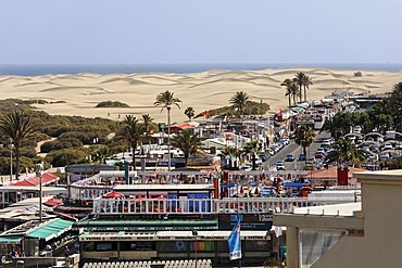 Paseo Maritimo de Playa del Ingles, dunes of Maspalomas, Costa Canaria, Gran Canaria, Spain